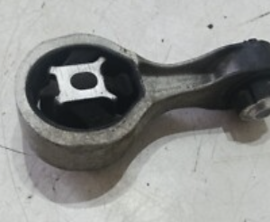 UPPER R/H LINK MOUNT