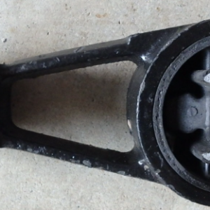 TOP R/H ENGINE MOUNT