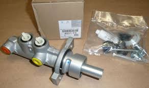 MASTER CYLINDER