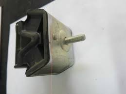 ENGINE MOUNT