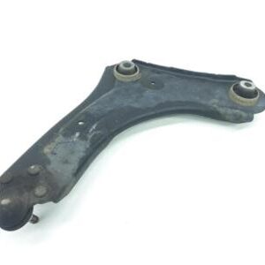 R/H CONTROL ARM with ball joint 545008682R